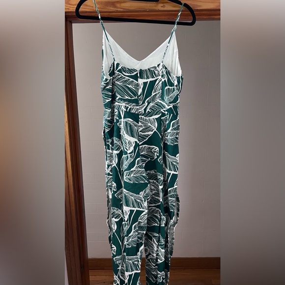 Green jumper with graphics - Picture 4 of 4